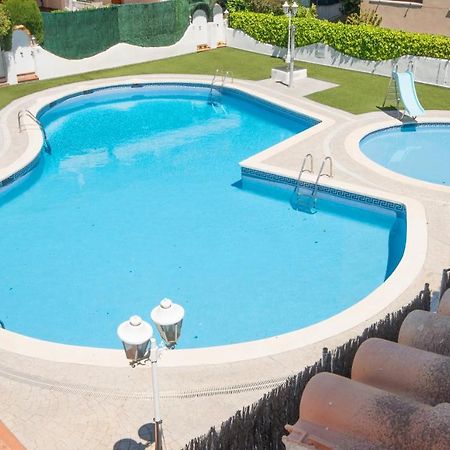 R142 Manila Resort Central Калафел Екстериор снимка